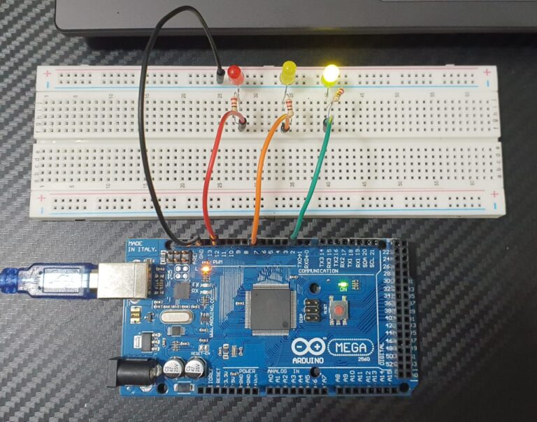 Basic Traffic Light using Arduino Mega R3